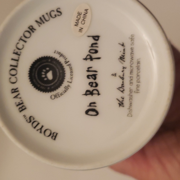 Five Boyd's Bear Mugs includes (5) - Picture 8 of 12